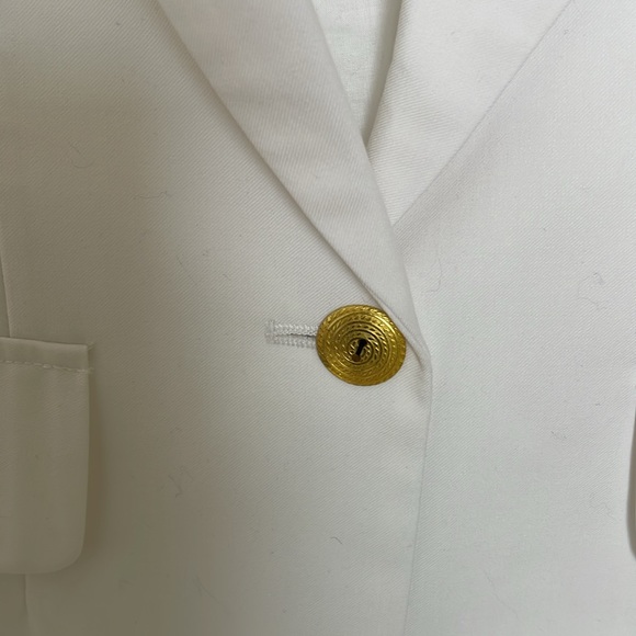 PRIORITIES WHITE ELBOW LENGTH SLEEVES BLAZER - Picture 3 of 5